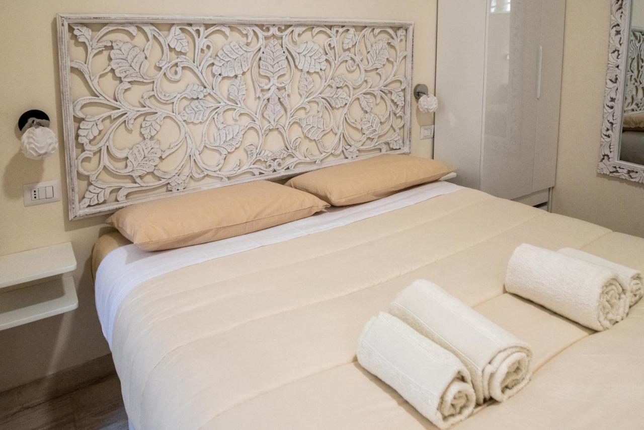 Room With Independent Entrance - Termini/Aquarium Rom Exterior foto